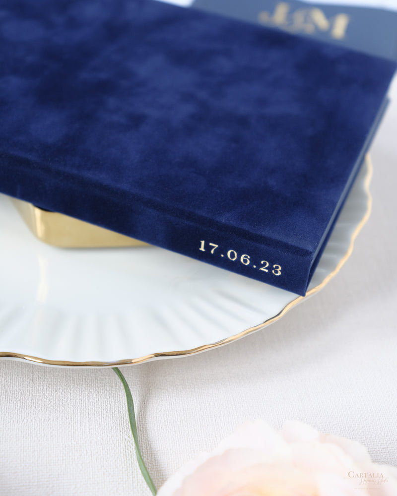 Libro di lusso con retro rigido in velluto e invito tascabile con scatola in lamina d'oro | Commissione su misura J&amp;M