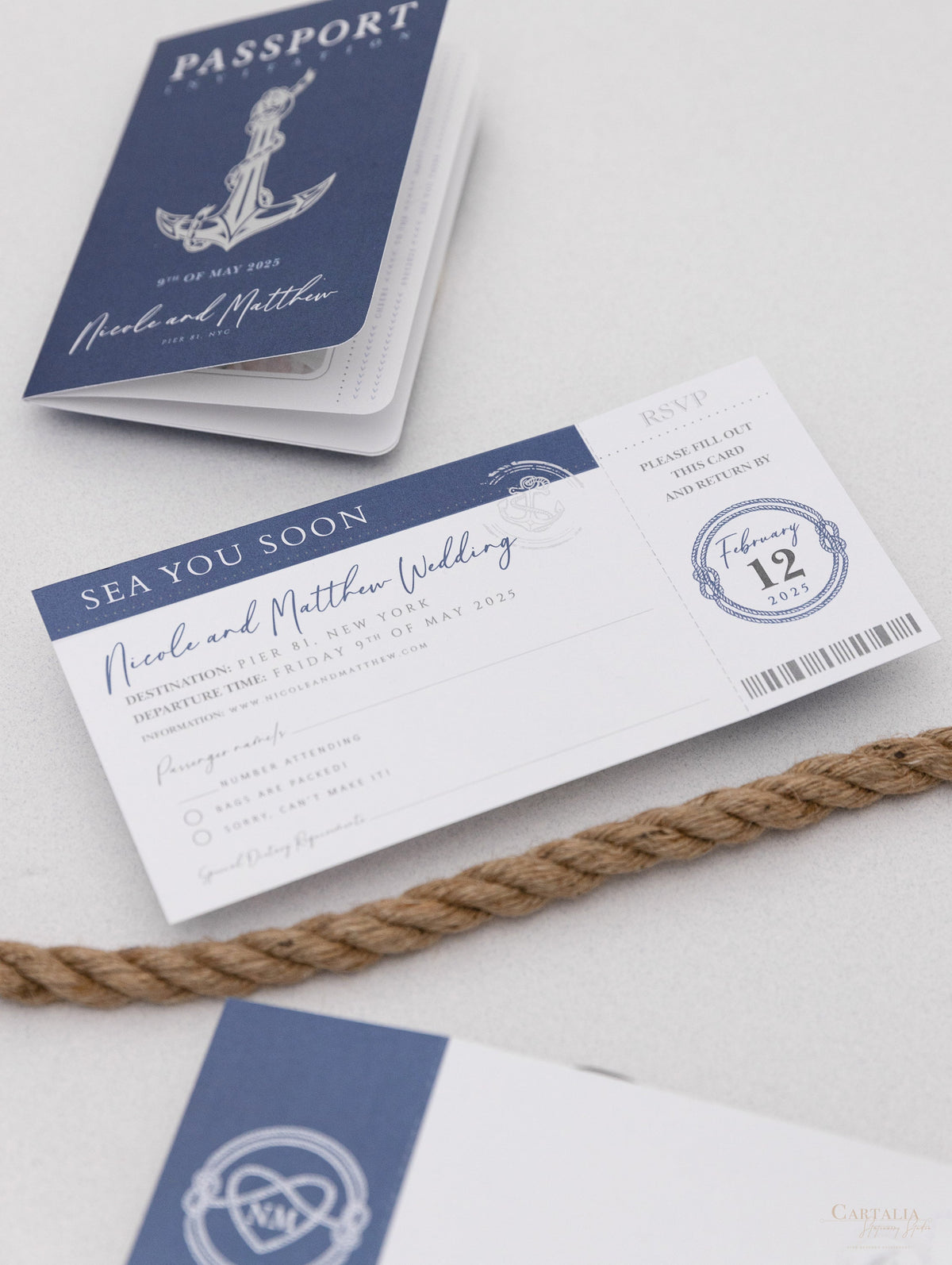 Invitations de passeport de mariage nautique avec étiquette de bateau en argent et feuille d'ancrage