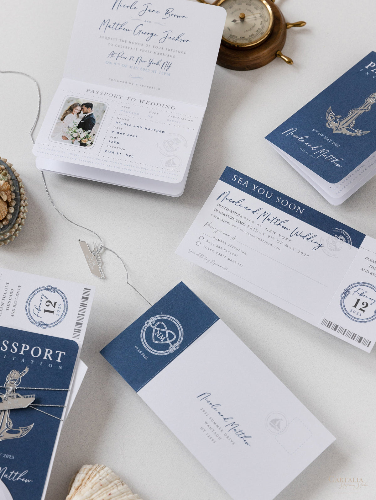 Invitations de passeport de mariage nautique avec étiquette de bateau en argent et feuille d'ancrage