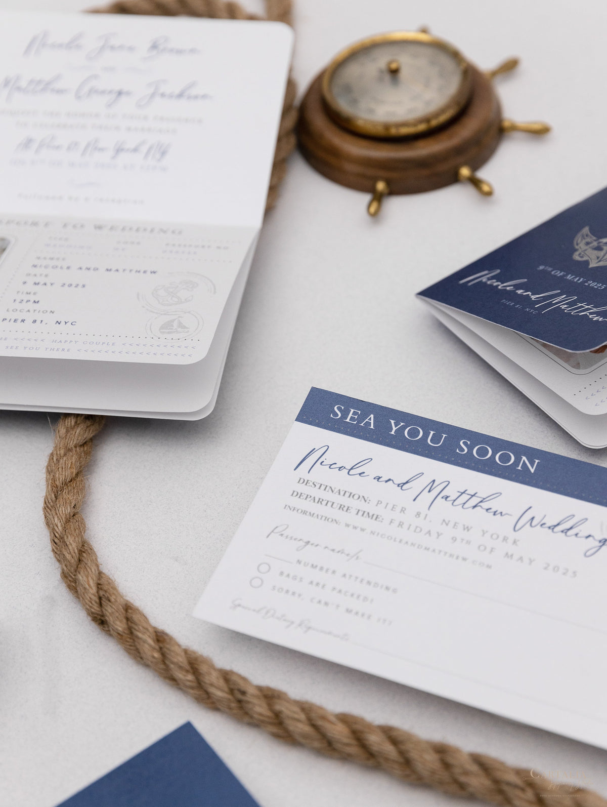 Invitations de passeport de mariage nautique avec étiquette de bateau en argent et feuille d'ancrage