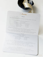 Invito a nozze blu marino con passaporto USA/americano con lamina scintillante + RSVP in stile carta d'imbarco