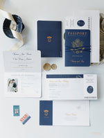 Invito a nozze con passaporto verde con lamina scintillante + RSVP in stile carta d'imbarco