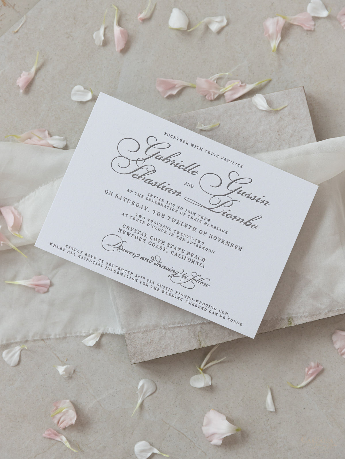 Invito elegante per il giorno del matrimonio con stampa tipografica grigia di lusso in cartone 100% cotone da 710 g/m²