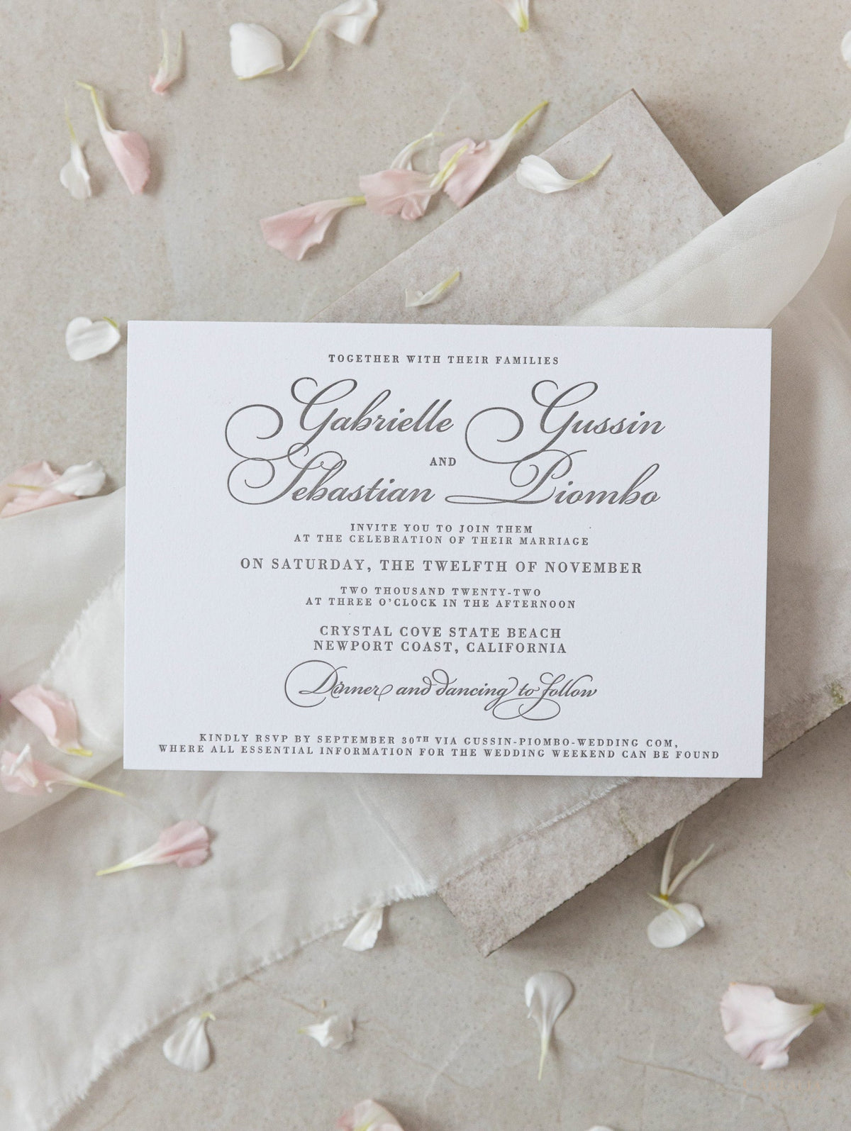 Invito elegante per il giorno del matrimonio con stampa tipografica grigia di lusso in cartone 100% cotone da 710 g/m²