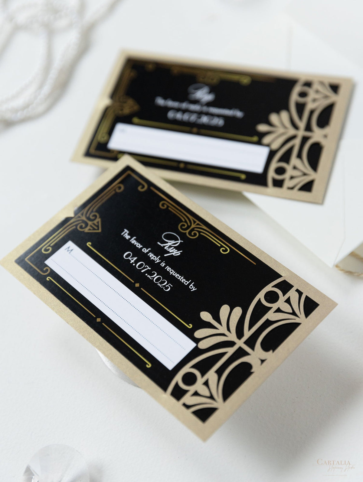 Invitación desplegable para el día de la boda con corte láser del Gran Gatsby Art Déco dorado