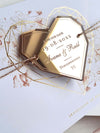Rose romantiche salva la data con magnete in plexi a forma di cuore geometrico a specchio dorato