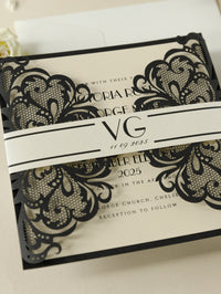 Art Deco Great Gatsby Luxury Gatefold Laser cut Set Invitación de boda con monograma Belly Band + RSVP + Sobres