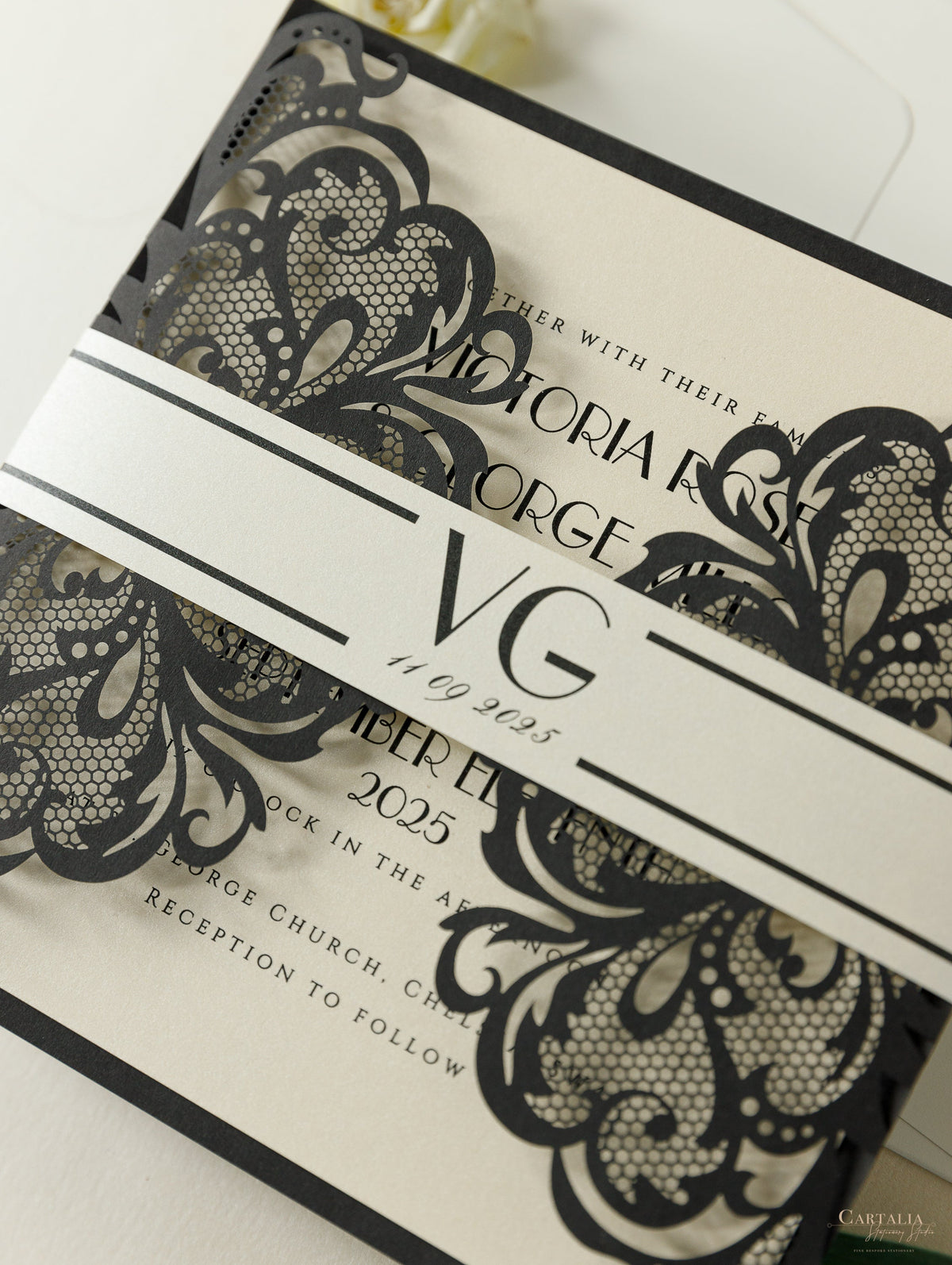 Art déco Great Gatsby Luxury Gatefold Laser Cut Set Invitation de mariage avec monogramme Boully Band + RSVP + Enveloppes