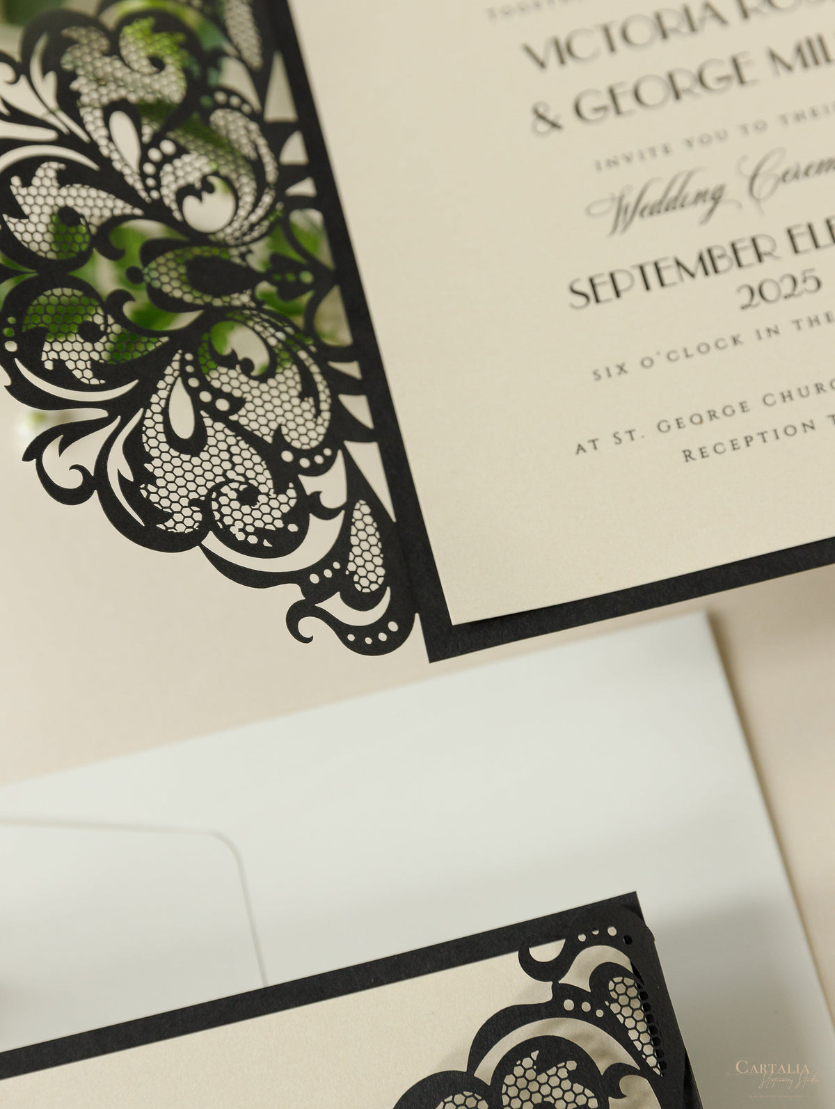 Art déco Great Gatsby Luxury Gatefold Laser Cut Set Invitation de mariage avec monogramme Boully Band + RSVP + Enveloppes