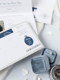 Silver & Navy Blue Folder Travel Wallet: Luxury Wedding Passport Invitation Suite dans Pocket & Mirror Tag