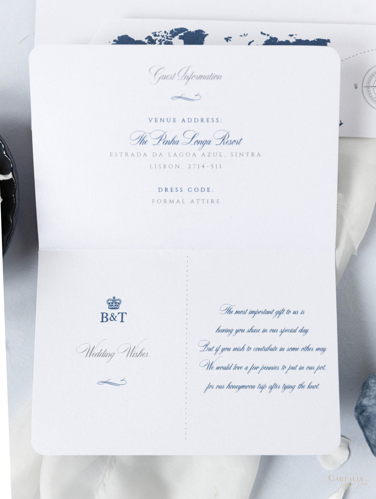 Silver & Navy Blue Folder Travel Wallet: Luxury Wedding Passport Invitation Suite dans Pocket & Mirror Tag