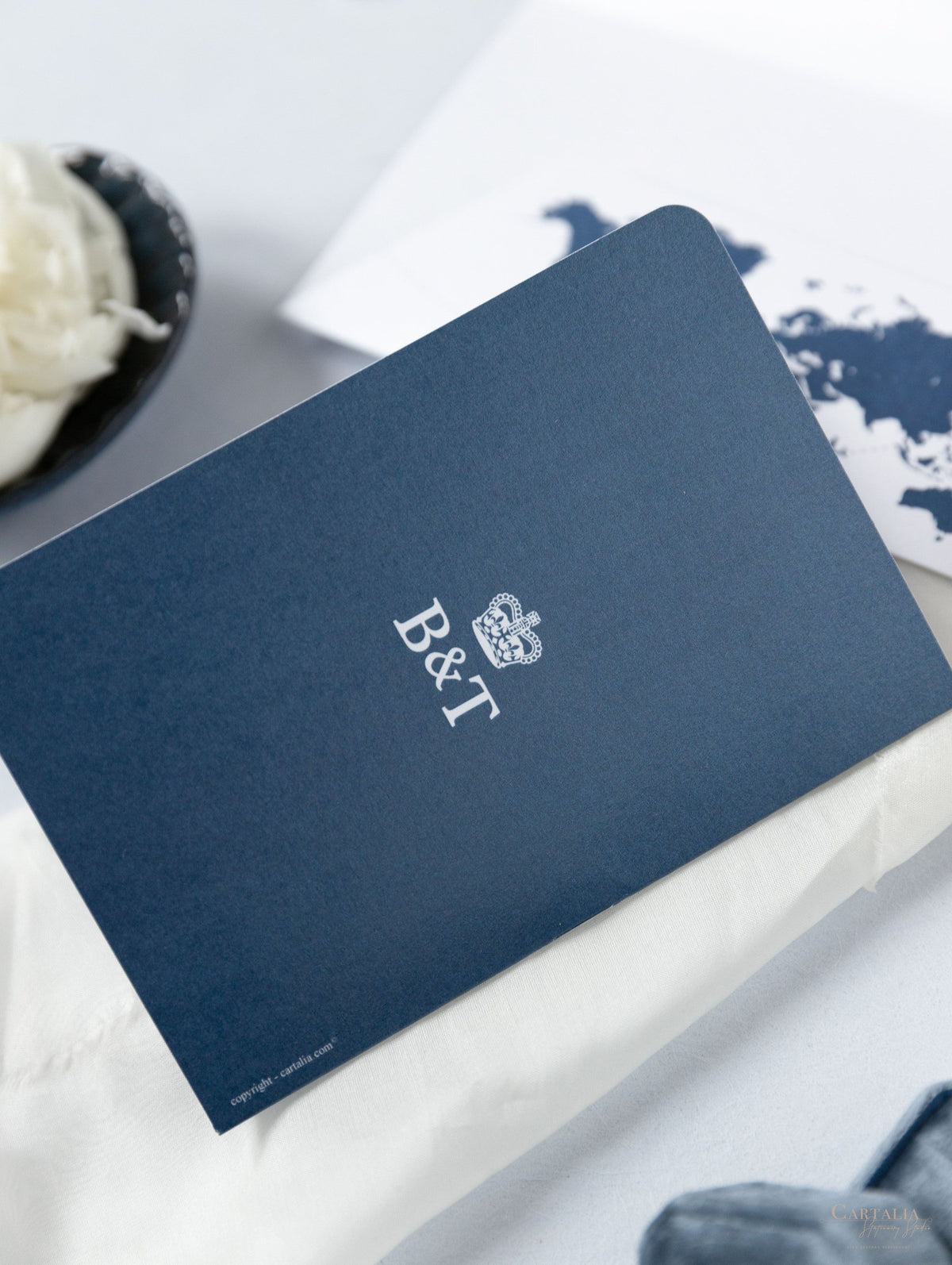 Portafoglio da viaggio FOLDER argento e blu navy: lussuosa suite per inviti per passaporto di nozze in tasca e etichetta a specchio