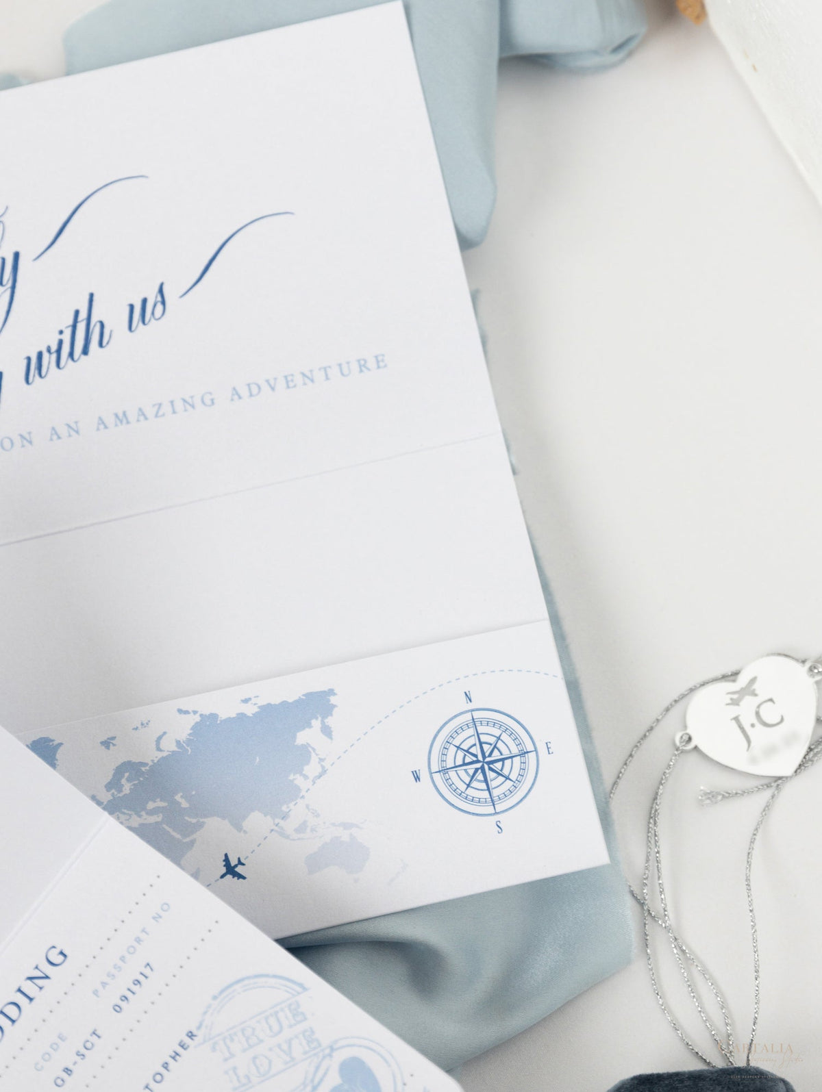 Dossier Voyage Portefeuille: Luxury Dusty Blue Wedding Passport Invite in Pocket & Silver Mirror Tag Passport Invitation Suite