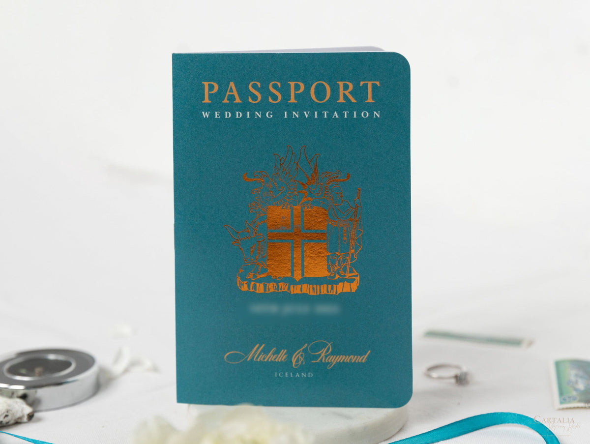 Invito a nozze con passaporto blu acqua e oro - Aereo di lusso inciso su passaporto in plexi oro e matrimonio in lamina di rame