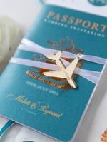 Invito a nozze con passaporto blu acqua e oro - Aereo di lusso inciso su passaporto in plexi oro e matrimonio in lamina di rame
