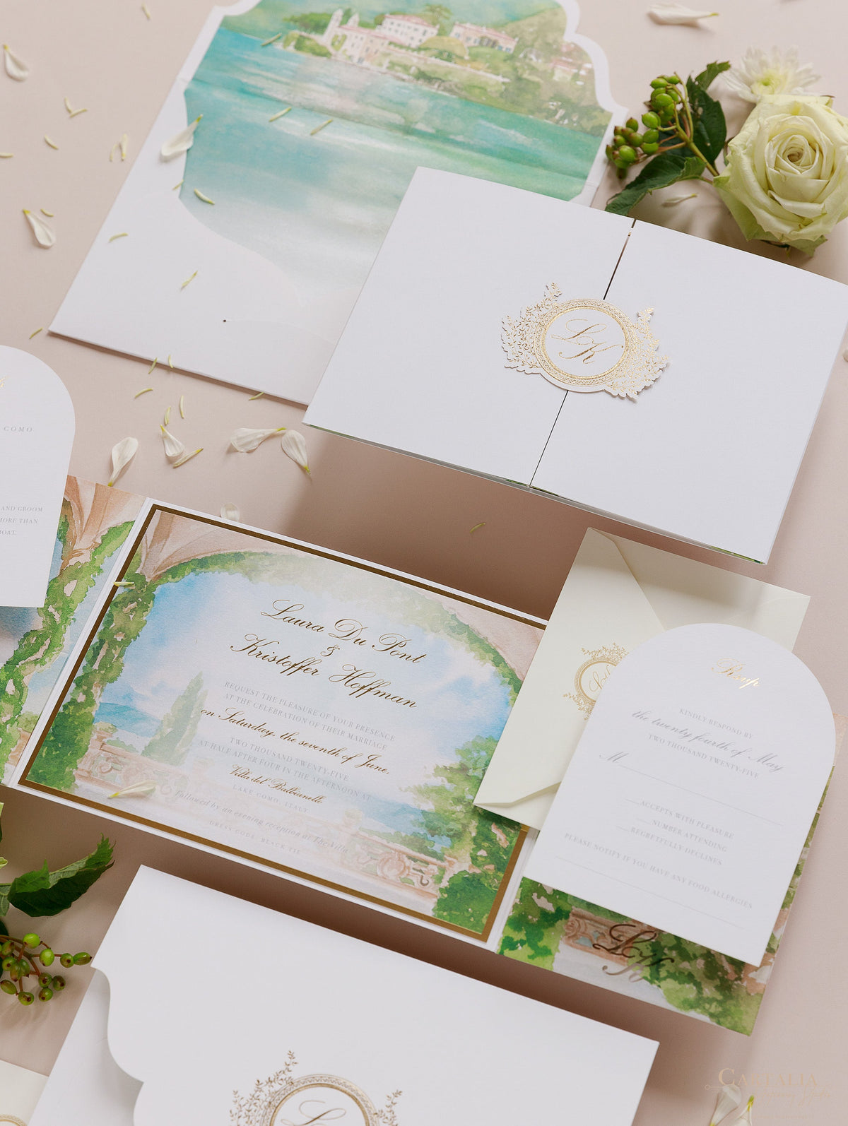 Suite de invitación de boda de lujo Villa del Balbianello | Folio estilo bolsillo con lugar de acuarela y lámina dorada | Boda en el lago de Como