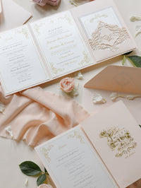 Luxury Blush and Cream Classic Pocket Suite avec feuille d'or et Sketch de lieu de mariage | Italie Villa Cimbrone, Ravello