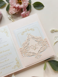 Luxury Blush and Cream Classic Pocket Suite avec feuille d'or et Sketch de lieu de mariage | Italie Villa Cimbrone, Ravello