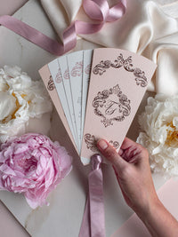 Regal Wedding Petal Program Fan, Ordre de Jour, Ordre de service, monogramme de feuille de luxe unique