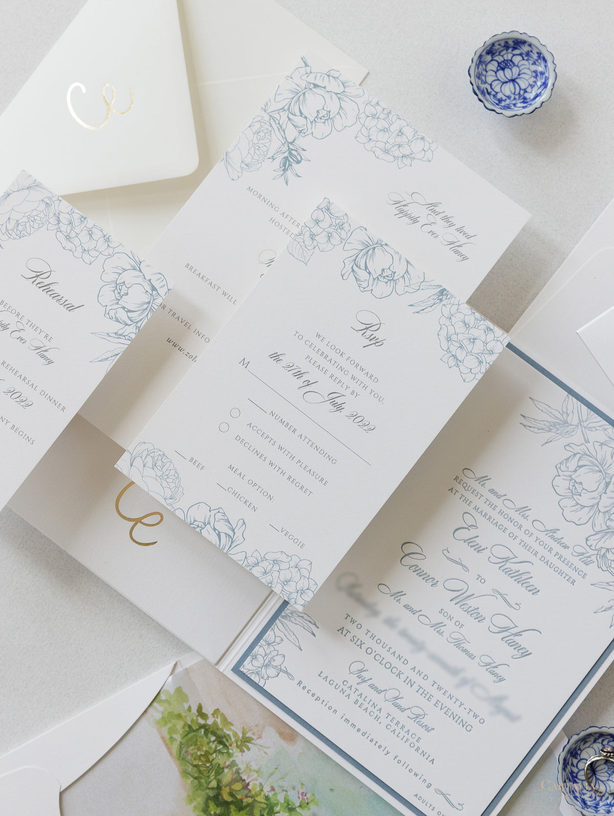 Luxury Pocket Laguna Beach Wedding Invitations, Californie en bleu poussiéreux | Commission sur mesure C&E