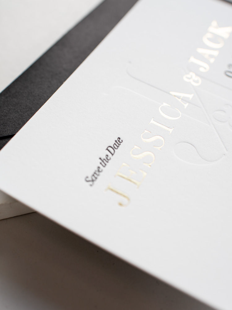 MINIMO | Monogramma di lusso e lamina tipografica da 710 g/m² Salva la data