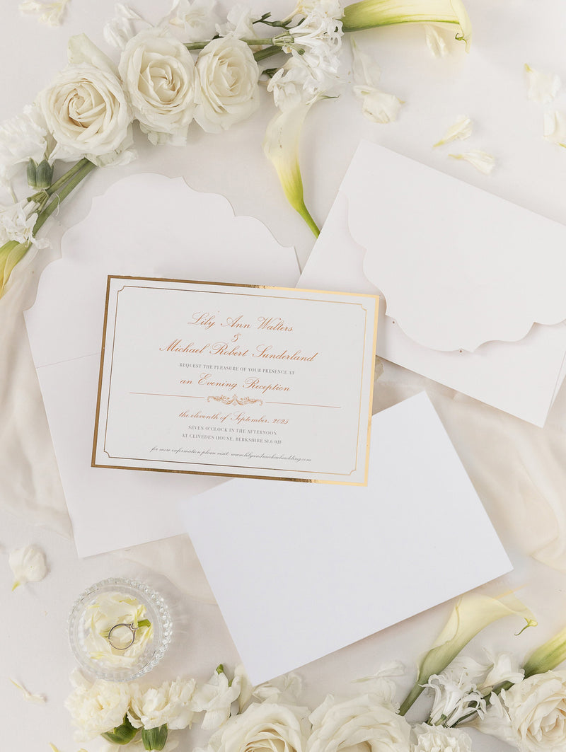 Suite di lusso tascabile in lamina d'oro Invito serale abbinato con monogramma in lamina d'oro + busta personalizzata fustellata