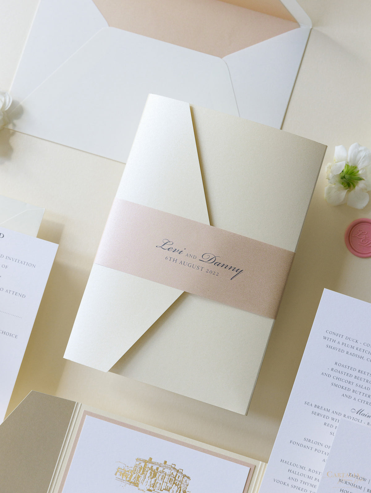 Lieu: invitations de mariage Hedsor House en poche | Commission sur mesure L&D