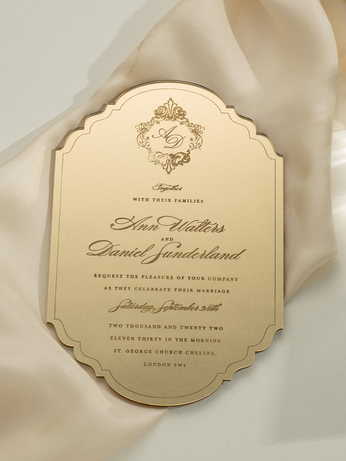 Invitation en boîte de luxe: monogramme Mirror Mirror Gold Plexi Mariage Invitation - Gravé