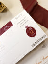 Invito a nozze con passaporto Regal rosso intenso con lamina scintillante + stile carta d'imbarco RSVP