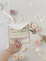 Collezione Blush e Crema Biglietto di nozze Save the Date tagliato al laser