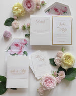 Invito tascabile di lusso in lamina d'oro e rose romantiche color crema con fascia in pergamena + buste