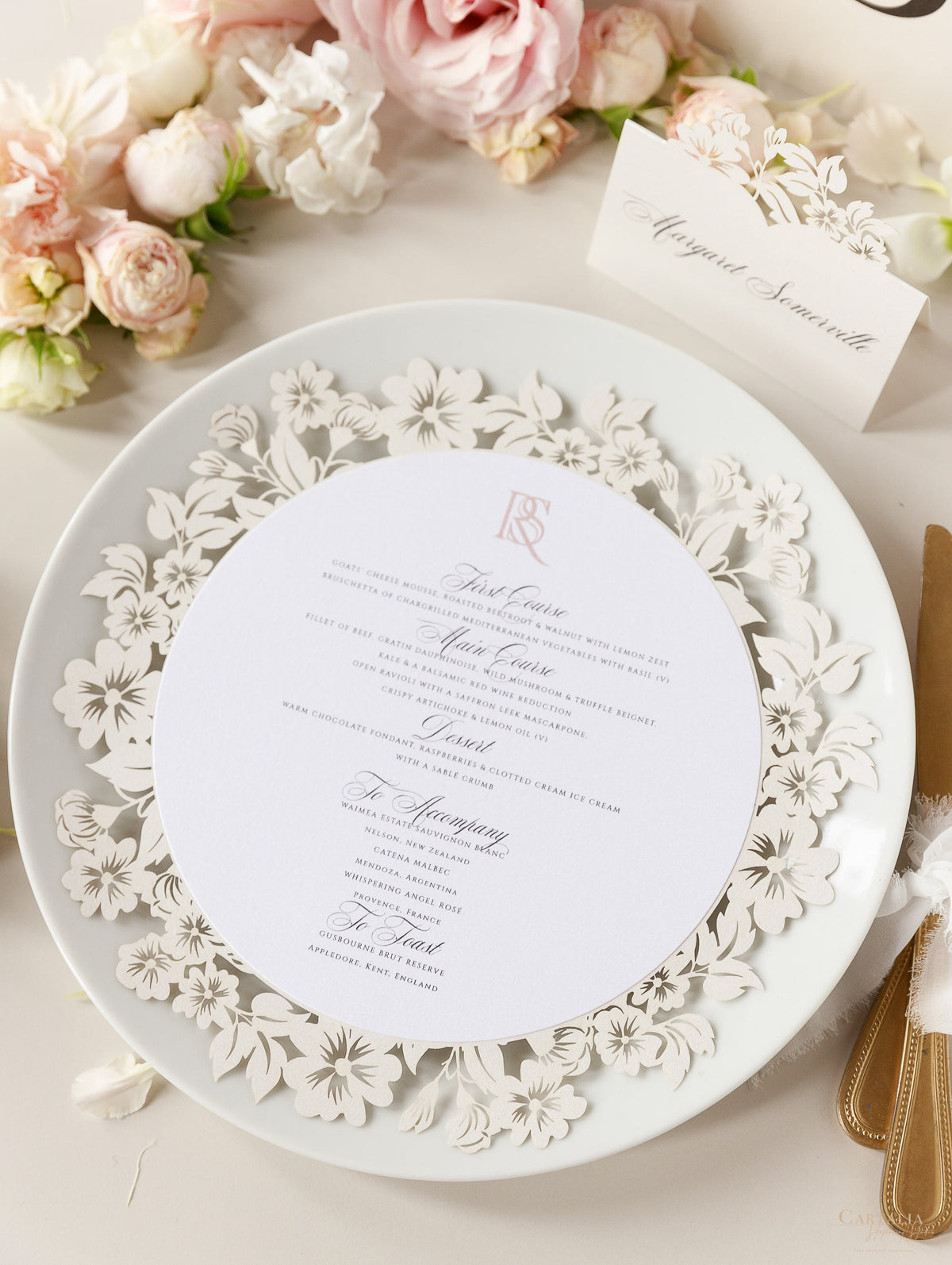 Romantic Plate Menu Cards with Intricate Laser Cutting