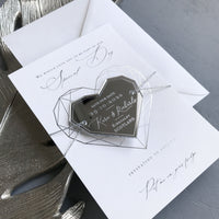 Aimant de miroir acrylique à cœur géométrique gravé Sauver la carte de date avec un vrai papier d'aluminium