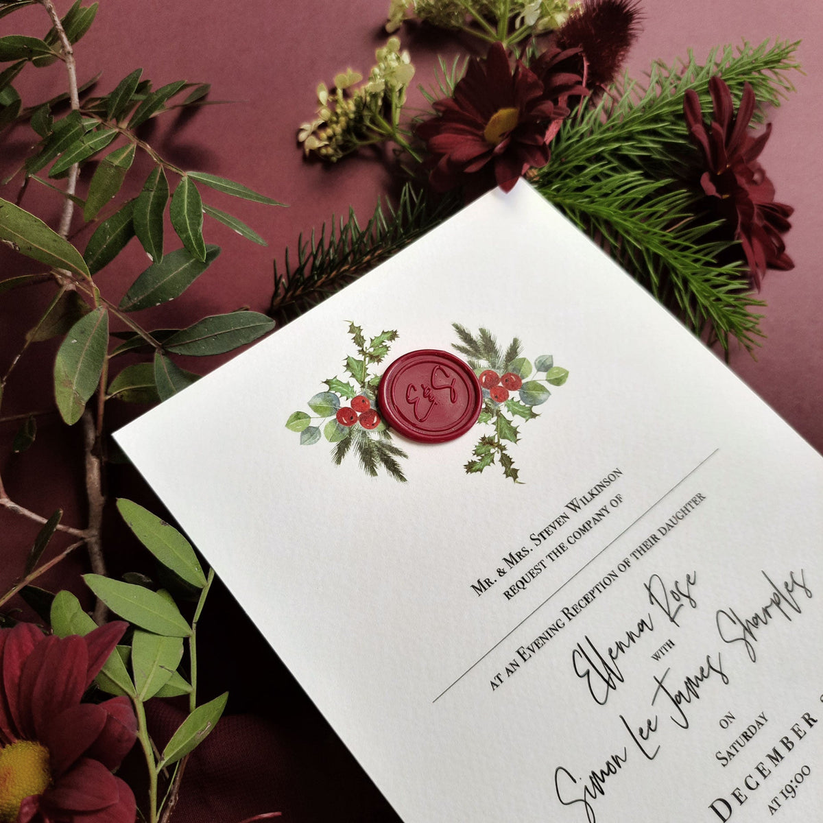 Le gui baiser | Invitations de mariage de Noël avec salle de véllum monogramme de sceau de cire
