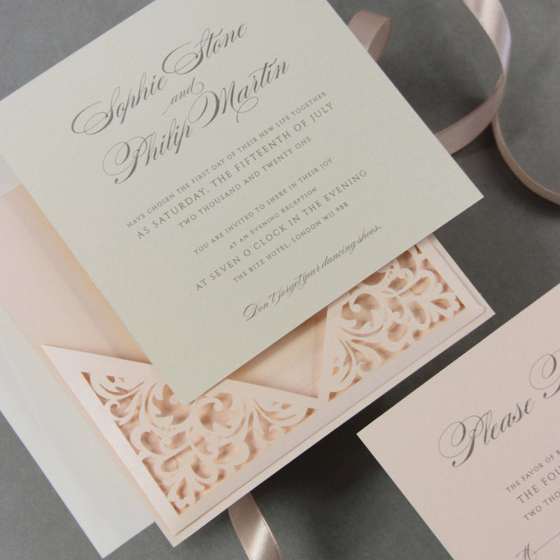 Invito serale stile morbido pesca con pizzo tagliato al laser estraibile + biglietto RSVP