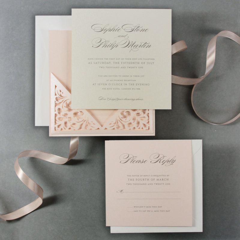 Invito serale stile morbido pesca con pizzo tagliato al laser estraibile + biglietto RSVP
