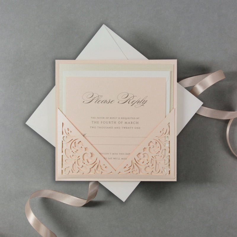 Invito serale stile morbido pesca con pizzo tagliato al laser estraibile + biglietto RSVP