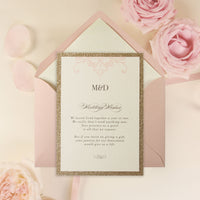 Invitation de luxe d'opulence rose rose avec invitation en soirée aux paillettes dorées