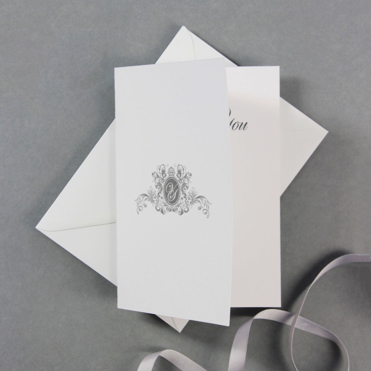 Carte de remerciement monogramme blanc de luxe avec enveloppe
