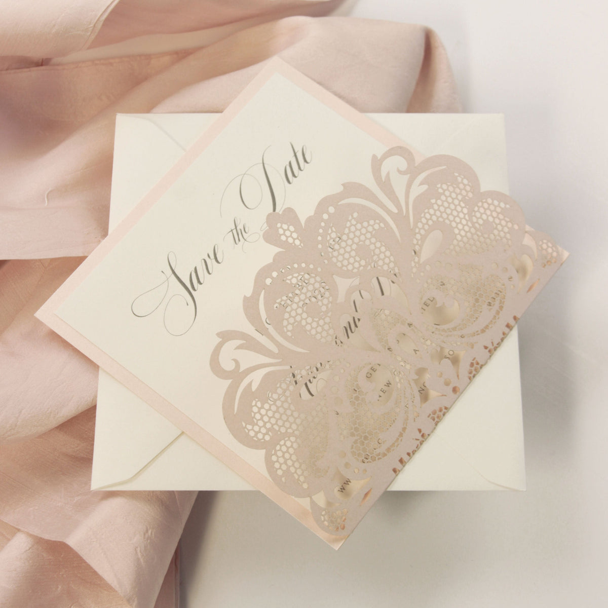 Luxury Blush Opulence Laser Cut Square Lace Sauf la date avec enveloppe