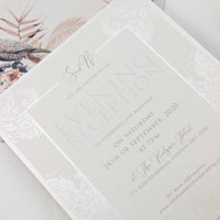 Invitation nue et perle damasque boho en soirée avec oiseaux de paradis