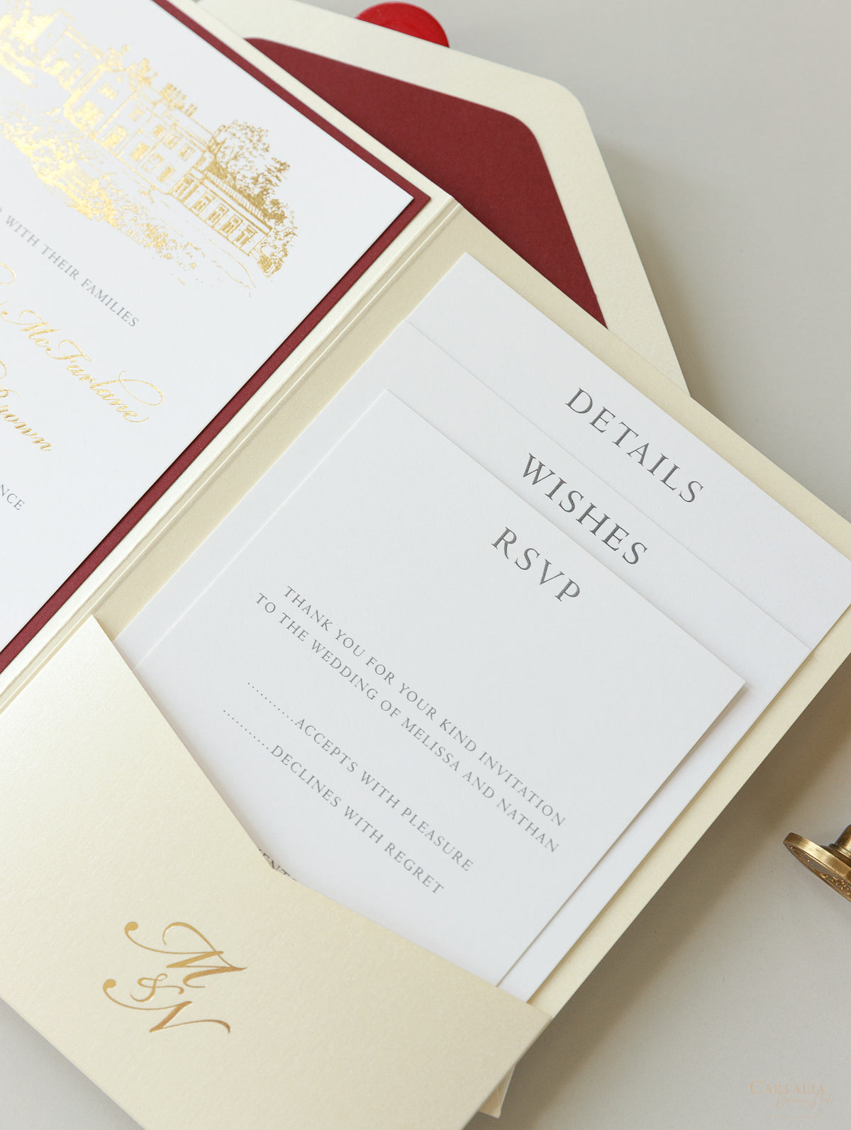 Lieu: Hodsock Priory Invitation de mariage en rouge et or | Commission sur mesure M&N