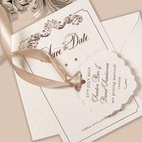 Carte et étiquette luxueux avec monogramme et ruban satiné sauver la date