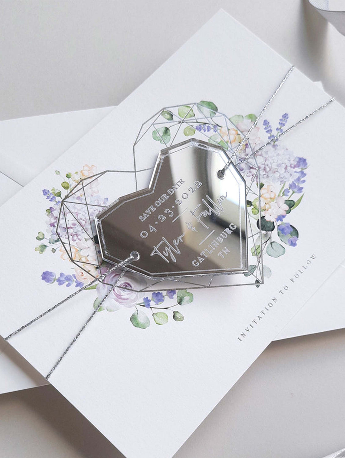 Lavender Purple Save the Date with Silver Mirror Geometric Heart Plexi Aimant