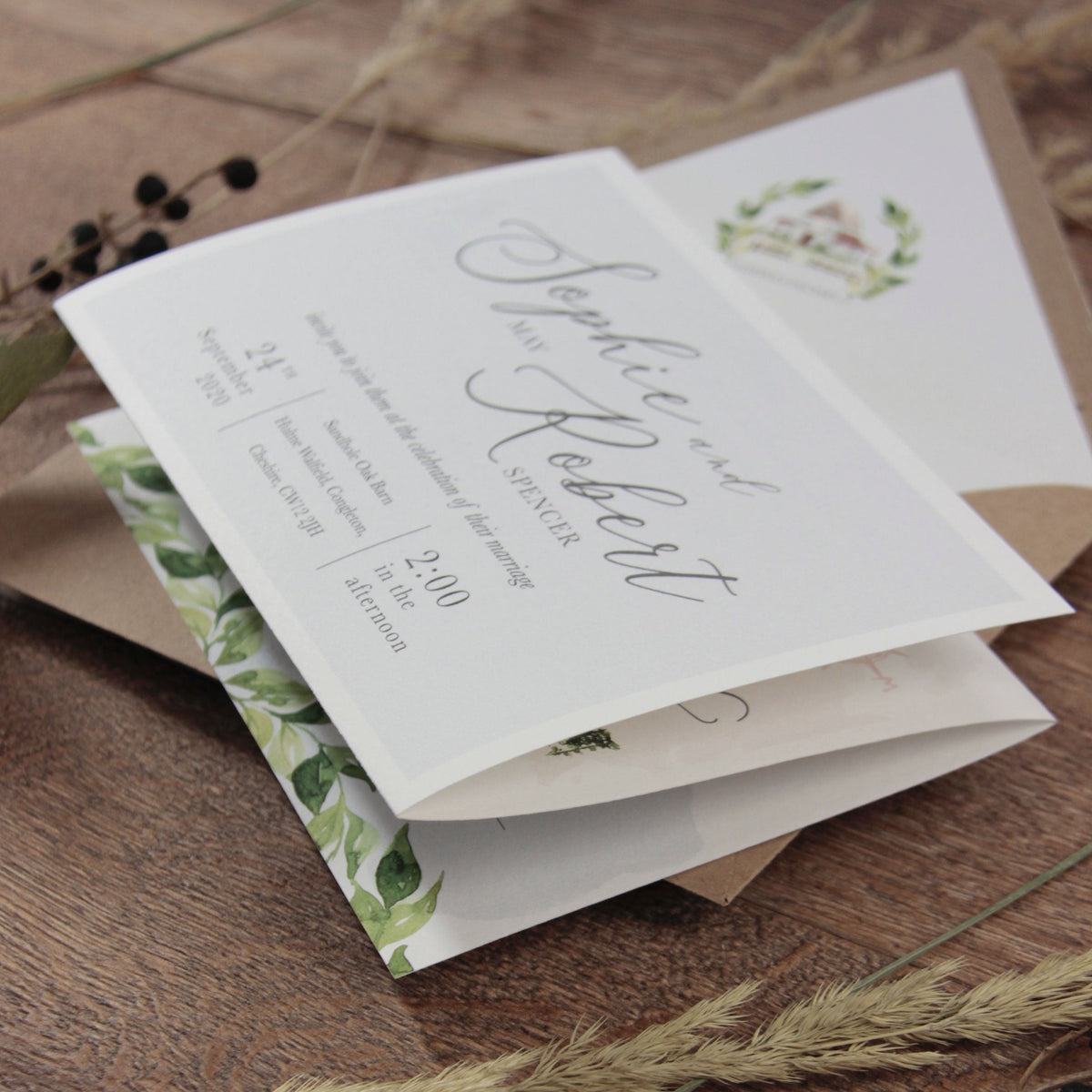 Concertina Style 3 Fold Invitation Boho Style Timeline con sobre Kraft y cordel